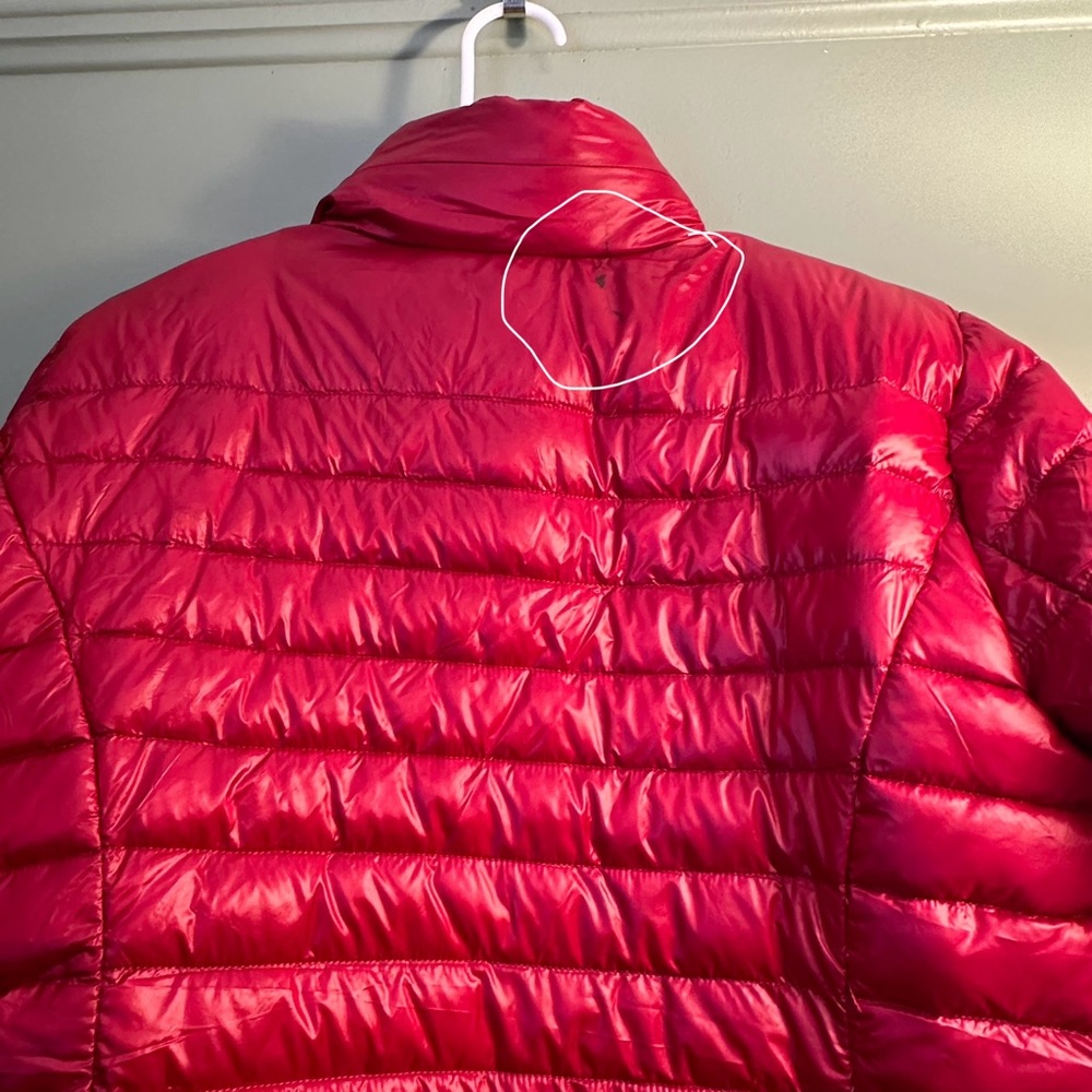 kate spade ♠️- Packable Down Jacket with Retractable Hood, “Burgundy” , XL - Picture 15 of 16